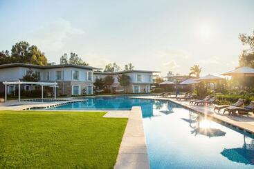 هتل Cornelia Diamond Golf Resort & Spa