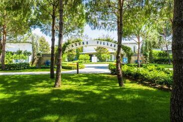 هتل Cornelia Diamond Golf Resort & Spa