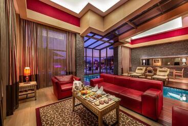 هتل Cornelia Diamond Golf Resort & Spa