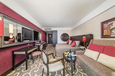 هتل Cornelia Diamond Golf Resort & Spa