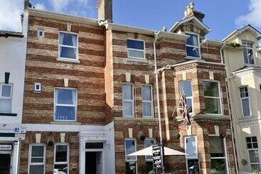 هتل Devon House Guest House
