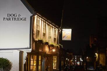هتل Dog And Partridge By Greene King Inns