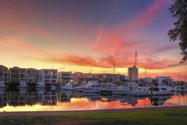 Haven Marina Motel