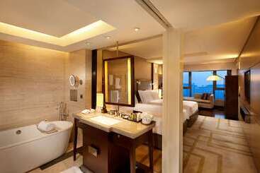 هتل Hilton Beijing Wangfujing