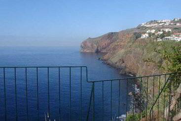 هتل Inn & Art Madeira
