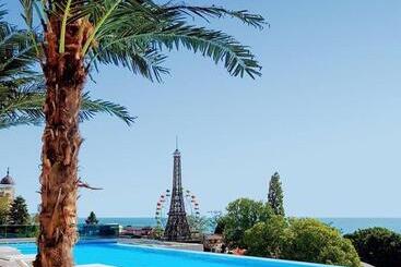 International Hotel Casino & Tower Suites