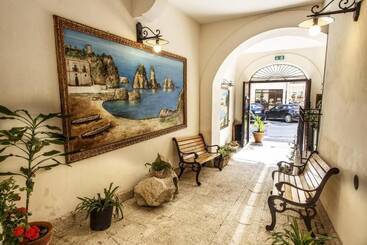 هتل Locanda Scirocco