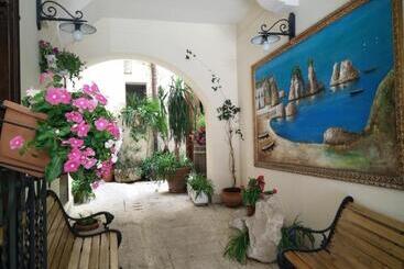 هتل Locanda Scirocco