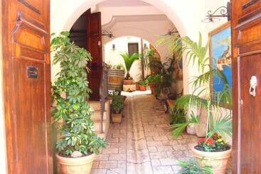 هتل Locanda Scirocco