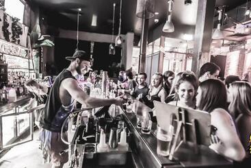 هتل Nomads Sydney
