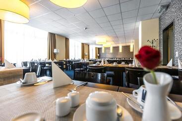 Отель Royal International Leipzig