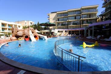 هتل Sunny Day Club