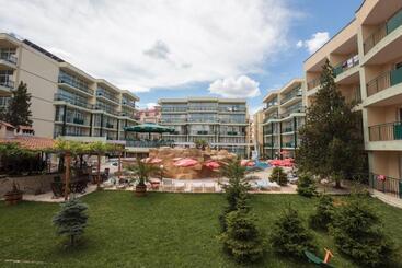 هتل Sunny Day Club
