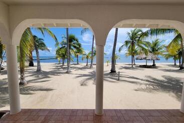 هتل The Placencia