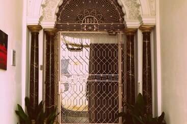 هتل Un Patio Al Sur