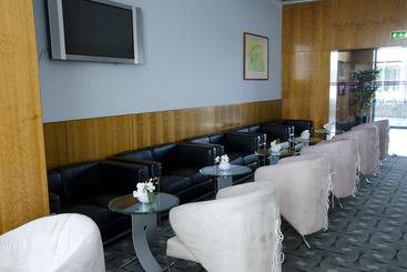 هتل Vip Executive Santa Iria