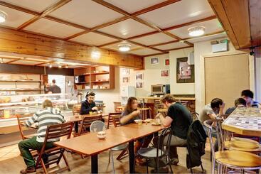 Isaacs Hostel