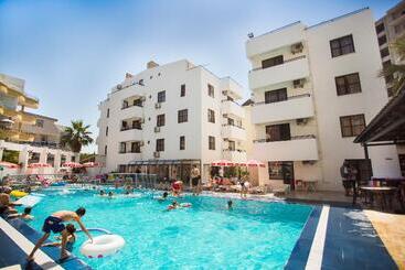 هتل آپارتمان Tuntas Suites Altinkum