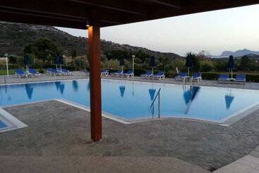 Zoes Hotel & Suites