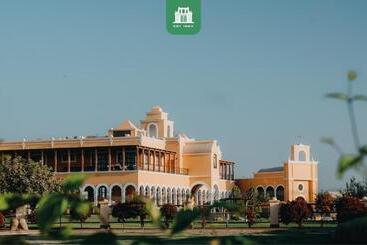 هتل & Hacienda La Caravedo