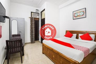 ホテル Oyo 44130  Devi Palace Inn