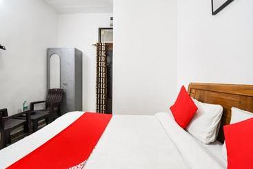 ホテル Oyo 44130  Devi Palace Inn