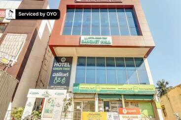 هتل Super Collection O Dabagardens Near Beach Road