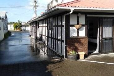 Albatross Motel