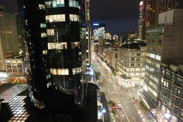 هاستل Base Auckland