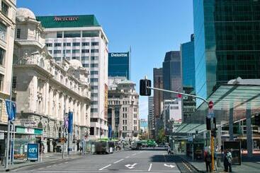 هاستل Base Auckland
