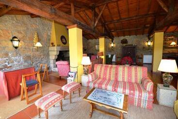تختخواب و صبحانه Casa Da Lage