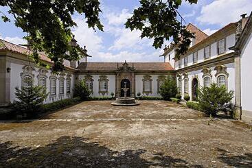 Casa Das Torres De Oliveira
