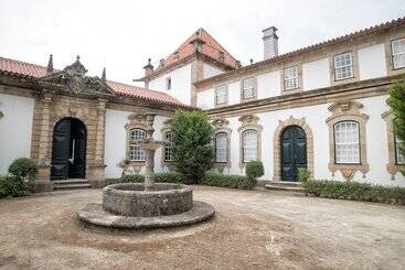 Casa Das Torres De Oliveira