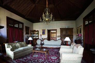 Casa Dos Varais, Manor House