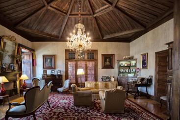 Casa Dos Varais, Manor House