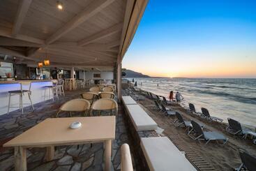 هتل Aeolos Beach Resort