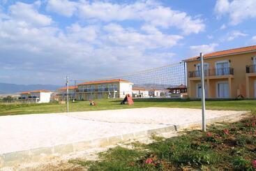 هتل Akamanthea Holiday Village