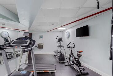 هتل Best Western Plus Brooklyn Bay