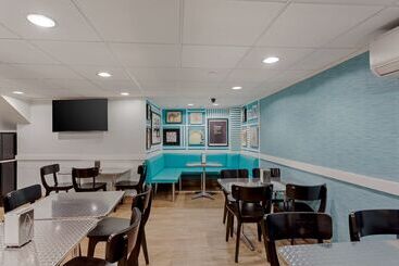 هتل Best Western Plus Brooklyn Bay
