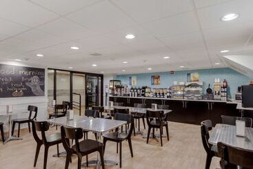 هتل Best Western Plus Brooklyn Bay