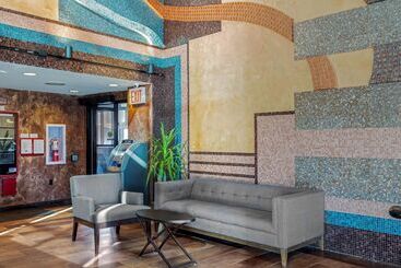 هتل Best Western Plus Brooklyn Bay