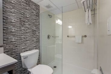 هتل Best Western Plus Brooklyn Bay