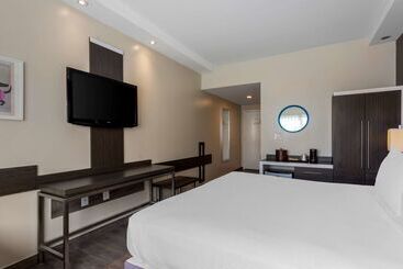 هتل Best Western Plus Brooklyn Bay