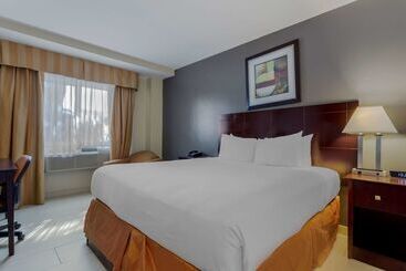 هتل Best Western Plus Brooklyn Bay