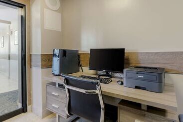 هتل Best Western Plus Brooklyn Bay