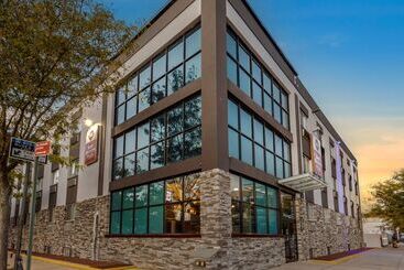 هتل Best Western Plus Brooklyn Bay