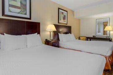 هتل Best Western Plus Brooklyn Bay