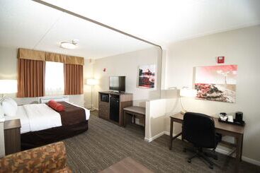 Best Western Plus Sandusky Hotel & Suites