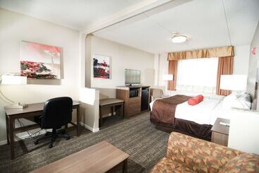 Best Western Plus Sandusky Hotel & Suites