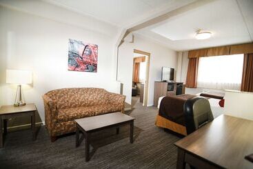 Best Western Plus Sandusky Hotel & Suites